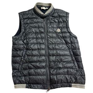 Moncler Gilet Big Logo MONCLER]ALMAZ GILET/BLACK(1A000-77-5396L) –